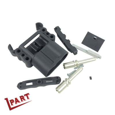 La batteria del carrello elevatore di Liftpart 150V 160A parte caricare alla spina il connettore maschio su misura